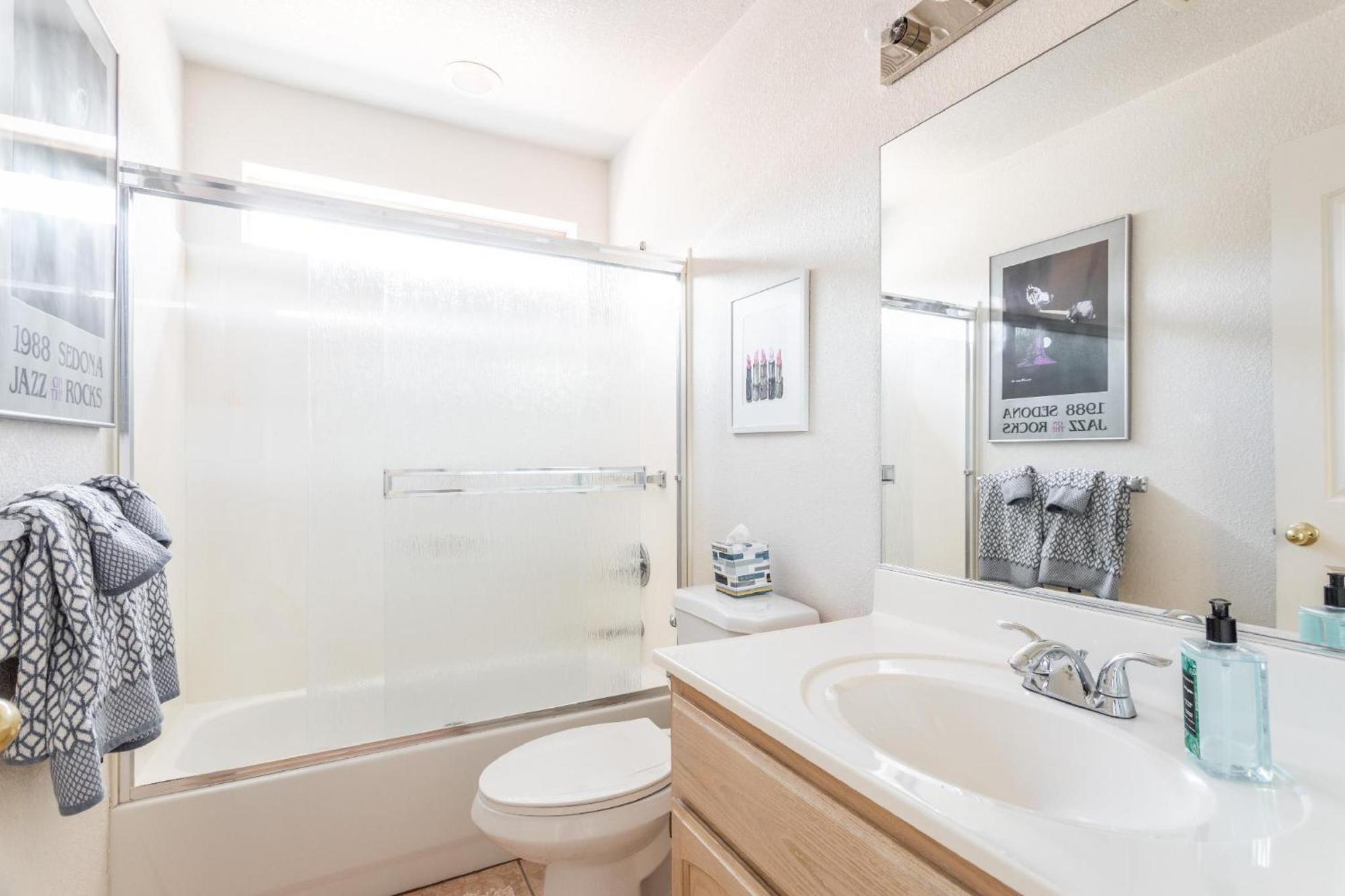 Red Rock Vista - Luxe Comfort & Breathtaking Views Holiday home *