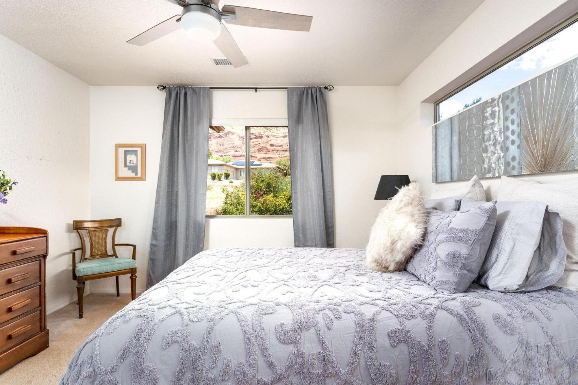 Red Rock Vista - Luxe Comfort & Breathtaking Views