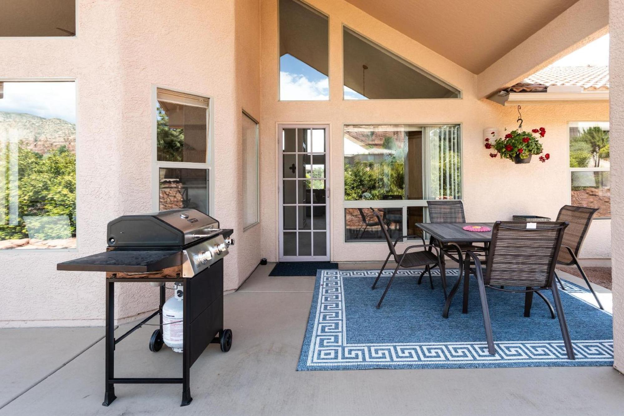 Red Rock Vista - Luxe Comfort & Breathtaking Views Holiday home